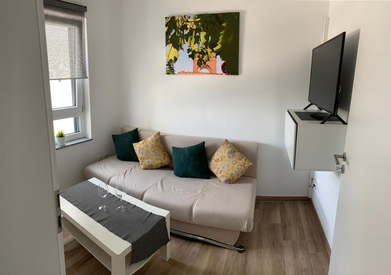 Main Boarding House Apartment